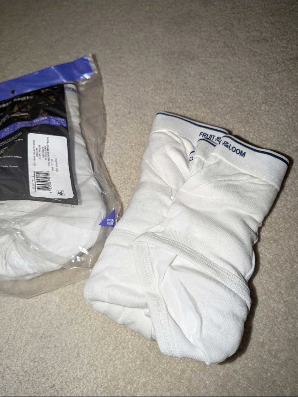 Fruit of the Loom Men’s White Tag-Free Briefs - Pack of 6 - Picture 8 of 8